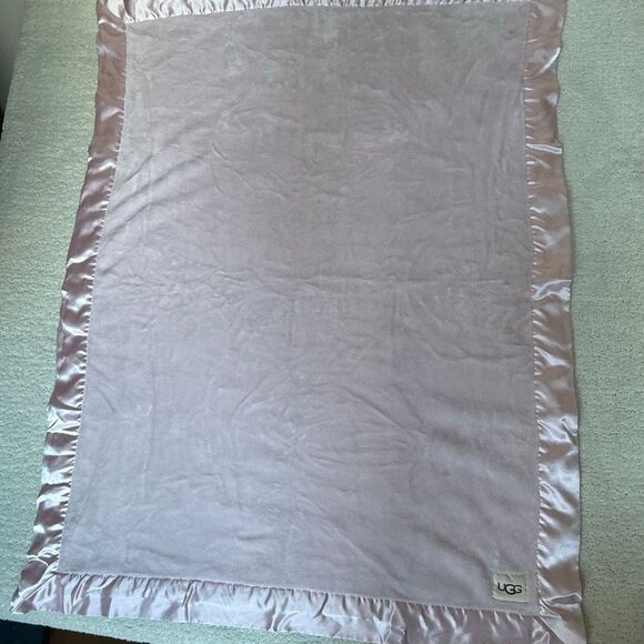 UGG Plush Satin-Lined Baby Blanket in Pink Super Soft 35” x 48” - Picture 3 of 11